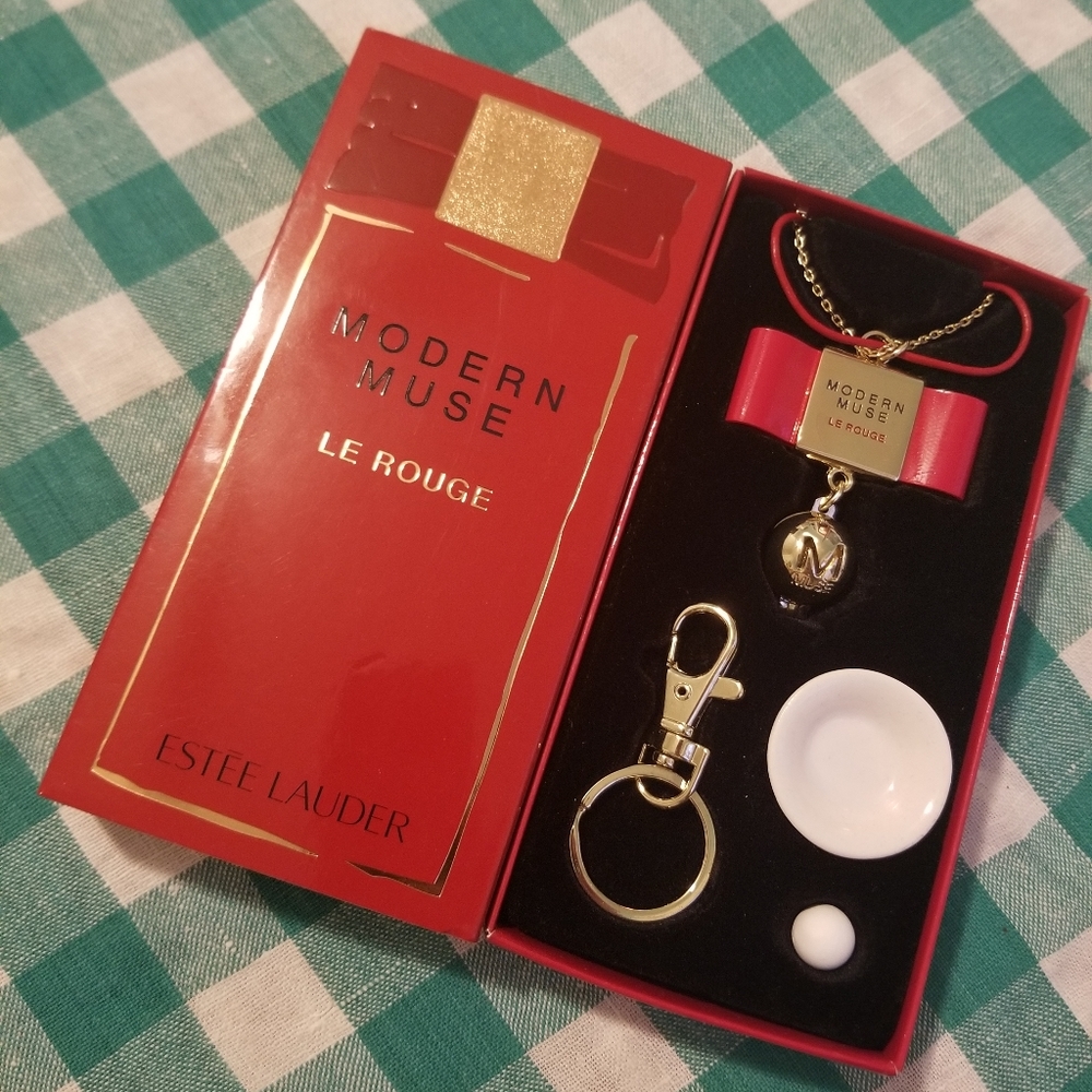 3for25 Estee Lauder Morden Muse P3rfume Necklace